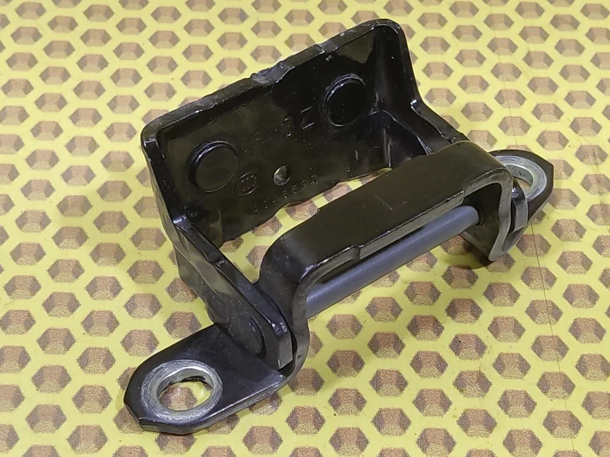 Петля двери задняя верхняя Nissan Juke 2014 F15