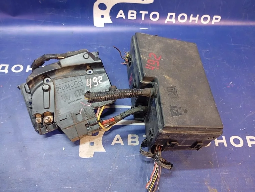 блок предохранителей FORD FOCUS CB8 IQDB