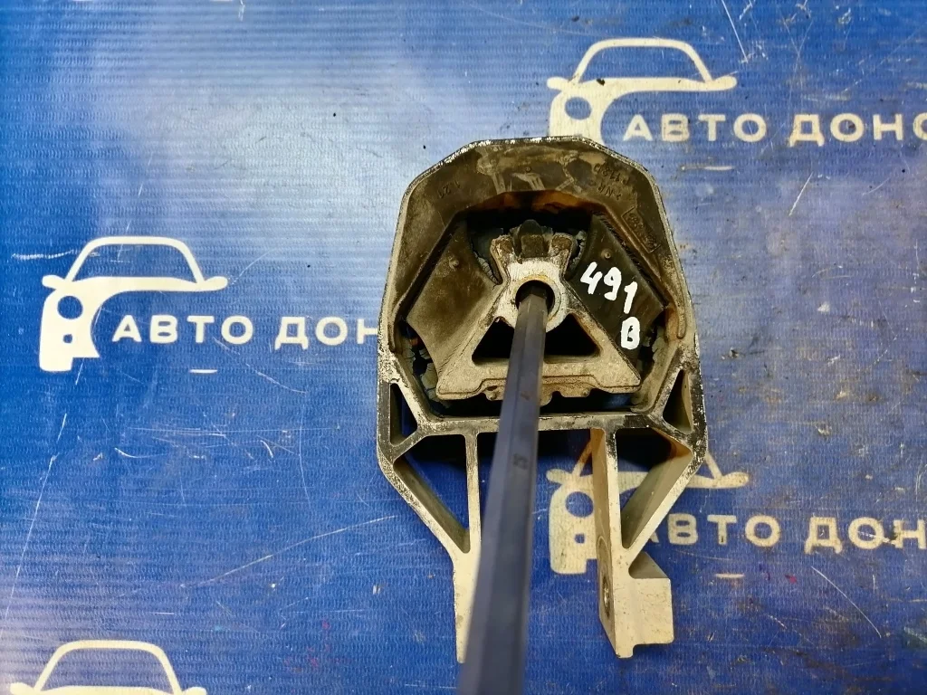 подушка двигателя FORD FOCUS CB8 IQDB