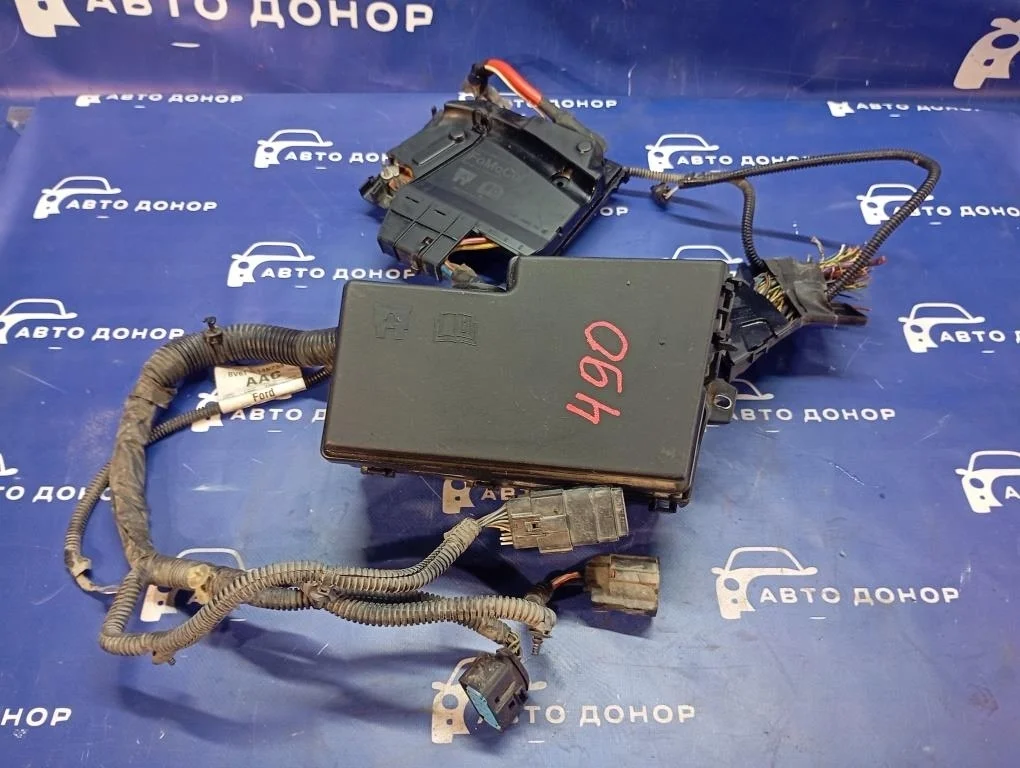 блок предохранителей FORD FOCUS CB8 IQDB