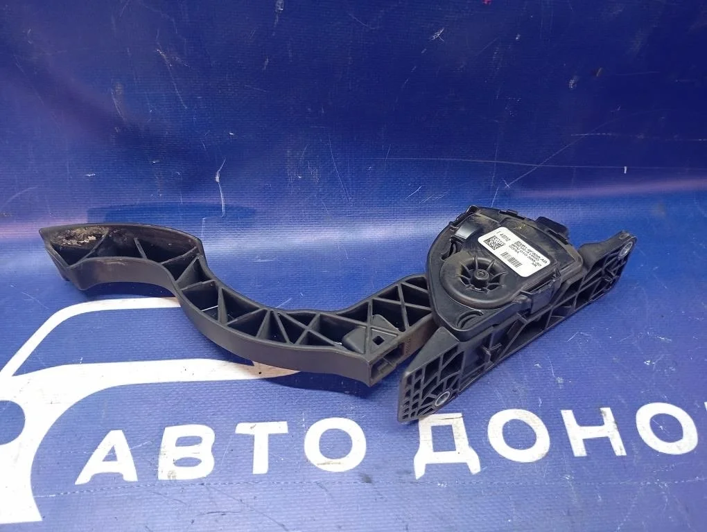 педаль газа FORD FOCUS CB8 IQDB