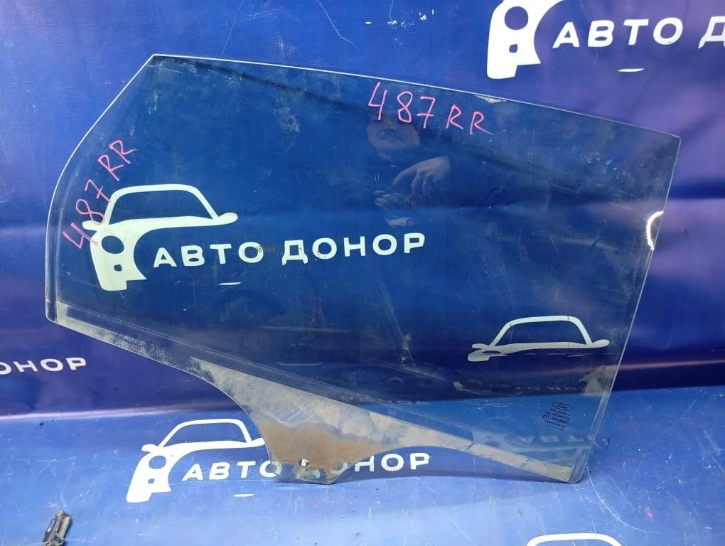 стекло FORD FOCUS CB8 IQDB