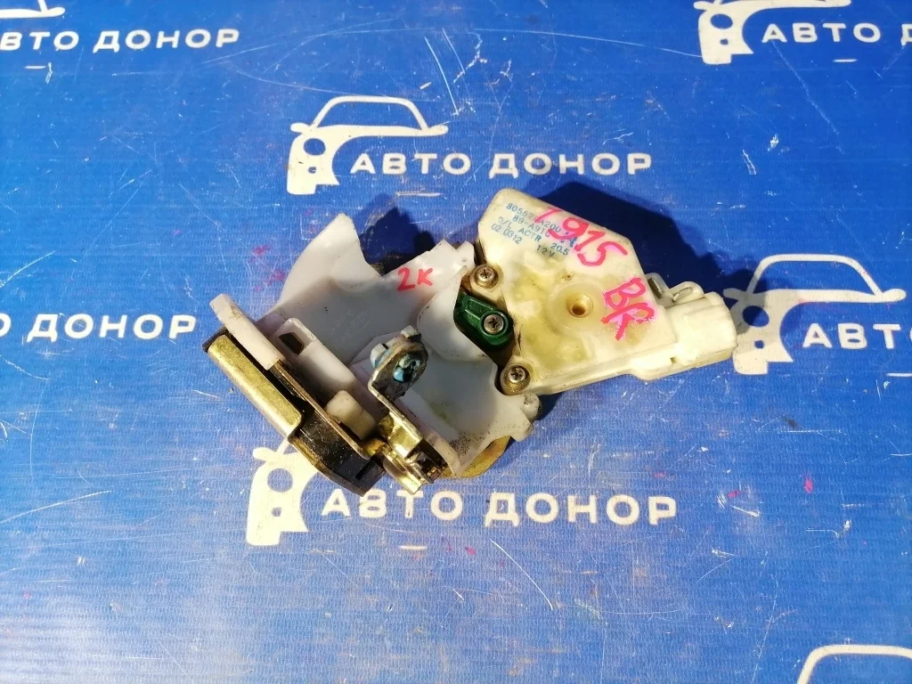 замок двери NISSAN BLUEBIRD SYLPHY TG10 QR20DD