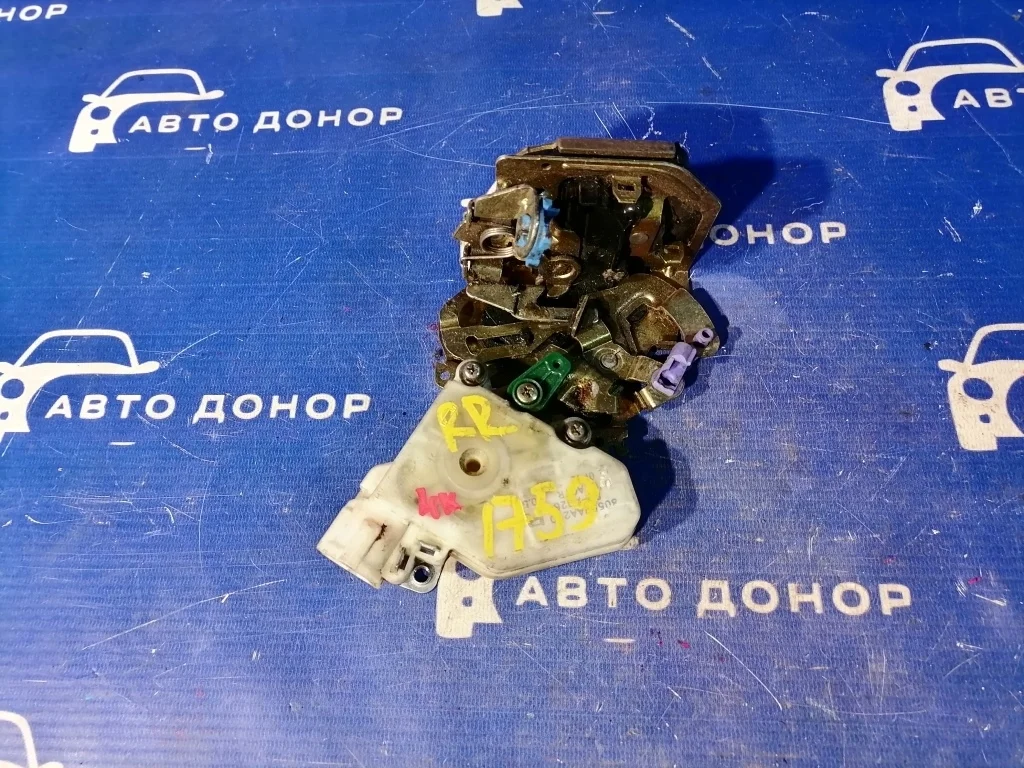 замок двери NISSAN CEFIRO A33 VQ20DE