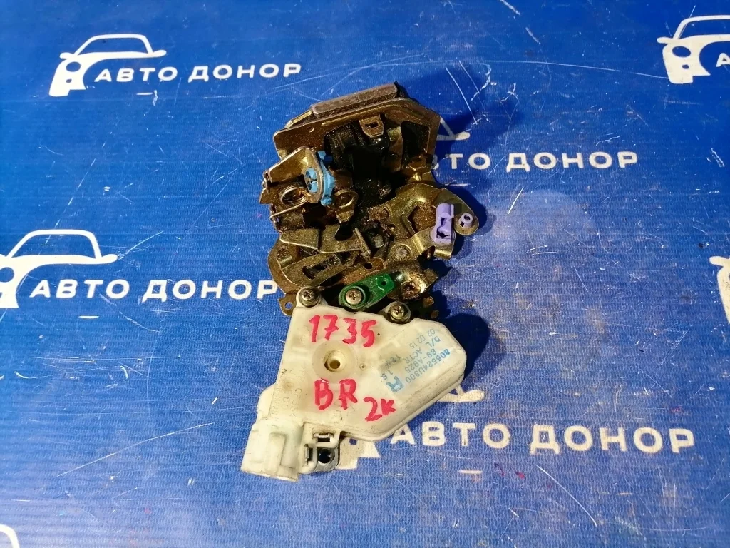замок двери NISSAN TINO V10 QG18DE