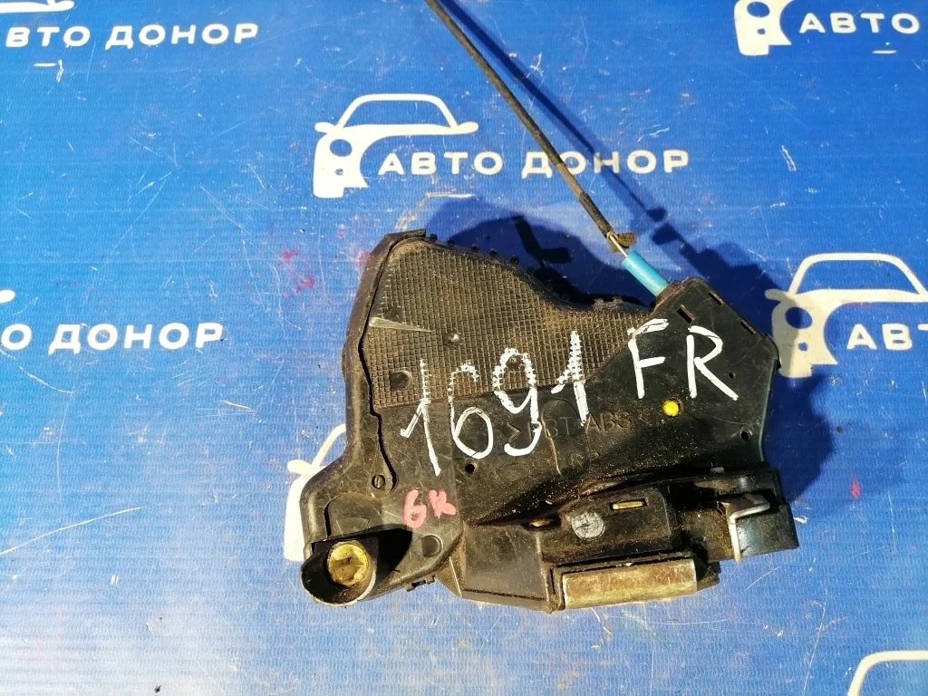 замок двери TOYOTA CAMRY ACV30 -