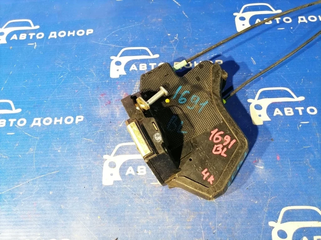 замок двери TOYOTA CAMRY ACV30 -