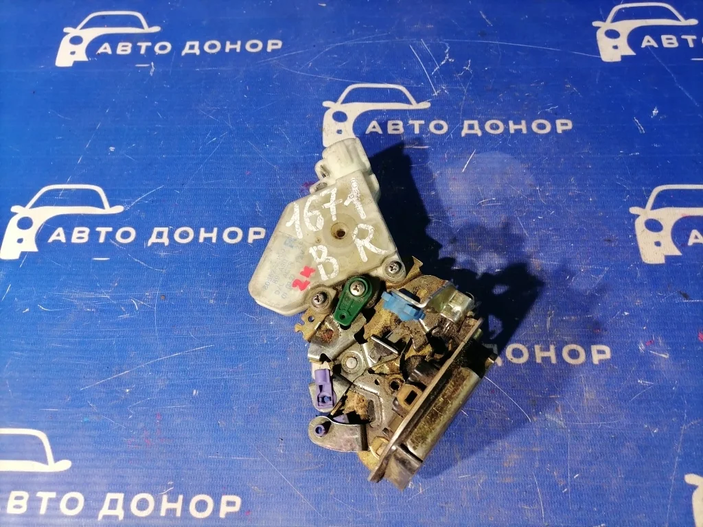 замок двери NISSAN BASSARA JHU30 VQ30DE