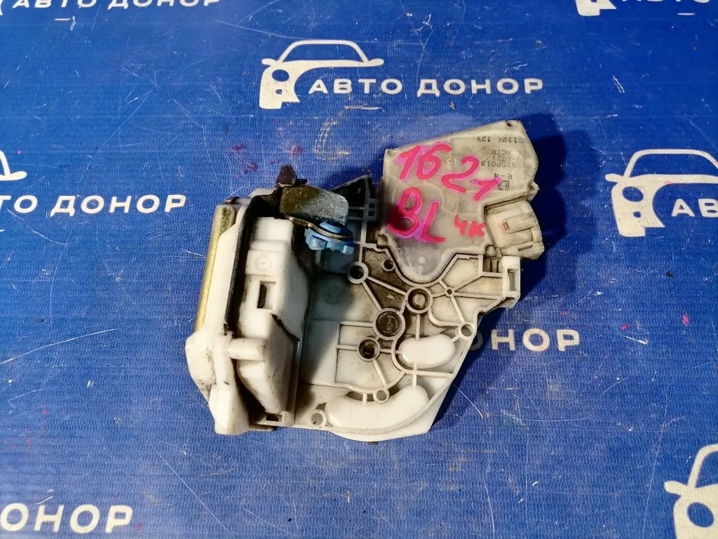 замок двери NISSAN BLUEBIRD HU14 SR20DE