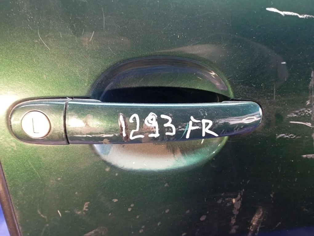 ручка двери VOLKSWAGEN PASSAT 3B2 -