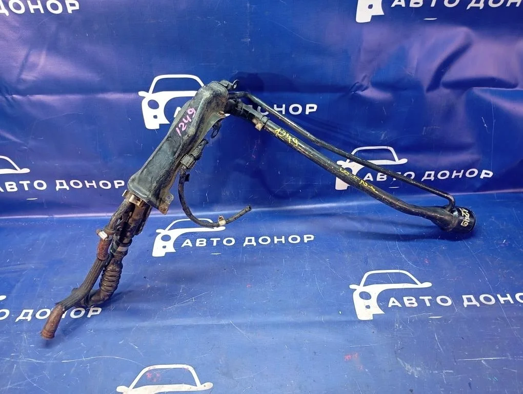 горловина топливного бака TOYOTA HARRIER GSU31W 2GRFE