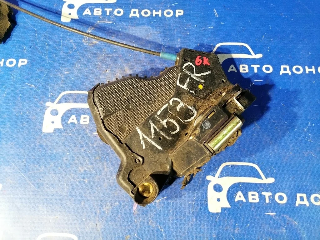 замок двери TOYOTA CAMRY ACV30 -