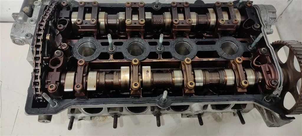 Головка блока цилиндров (ГБЦ) AWM  1.8 Турбо бенз