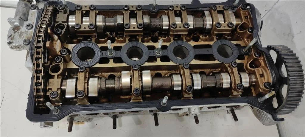 Головка блока цилиндров (ГБЦ) BFB  1.8 Турбо бенз