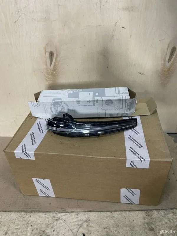 Поворотник зеркала Mercedes-Benz W205 X253 W463 447 W213 S222