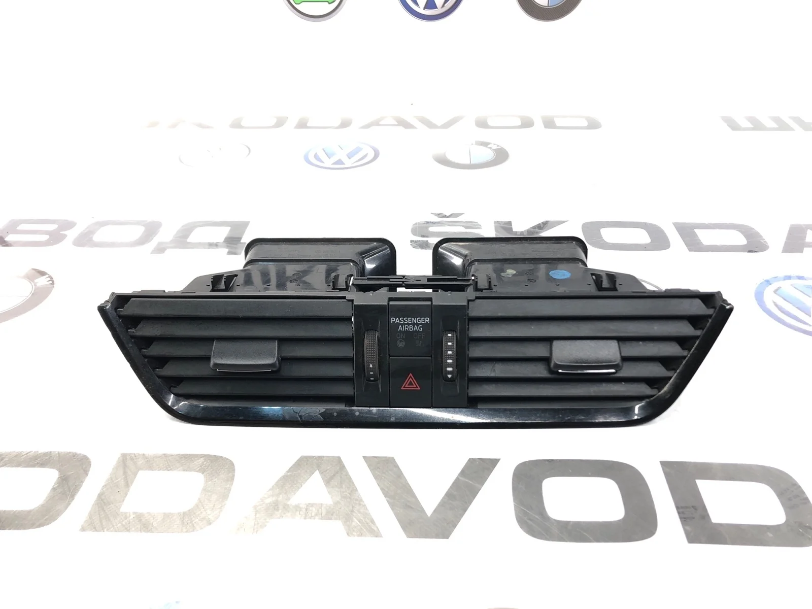 Воздуховод торпеды Skoda Octavia Rs 2014 5E0820951 A7 (5E)