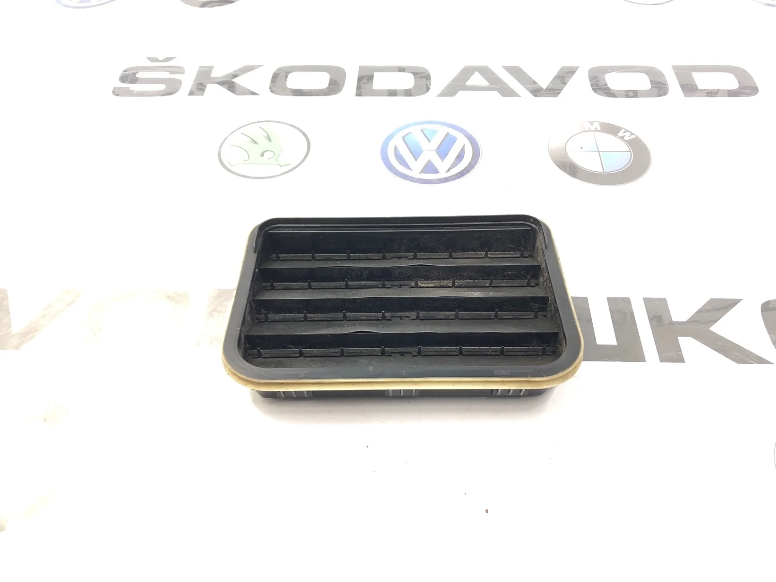 Клапан вентиляции салона Skoda Octavia Rs 2014 7PP819181A A7 (5E)