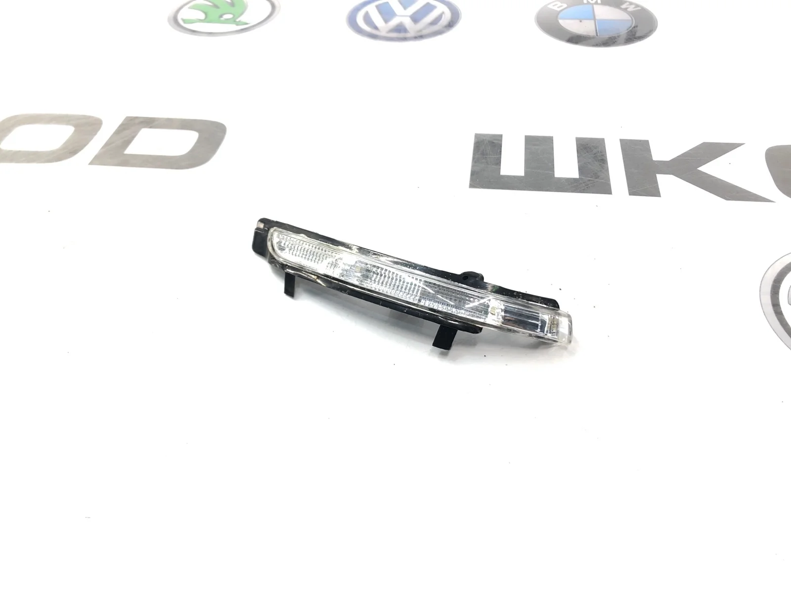 Поворотник зеркала заднего вида Skoda Octavia 2011 3T0949102 A5 (1Z), правый