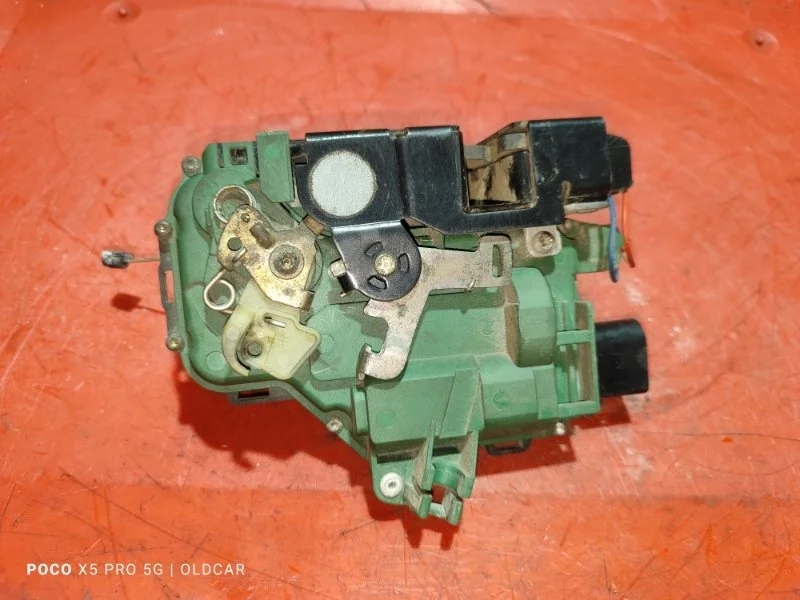 Замок двери Volkswagen Golf 4 2002 Хетчбек