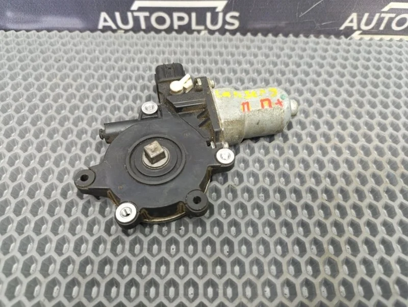 Моторчик стеклоподъемников Mitsubishi Lancer 9 MR991832 1.6, передний правый