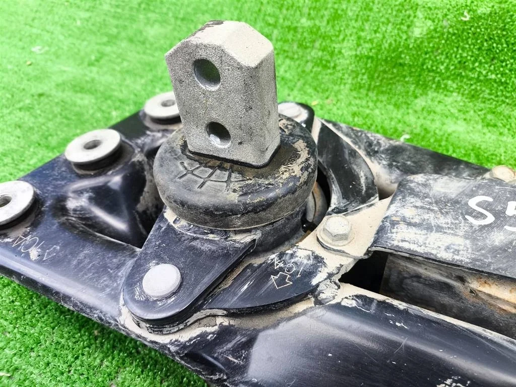 Б.у. опора двигателя INFINITI QX70 S51 INFINITI QX70 S51