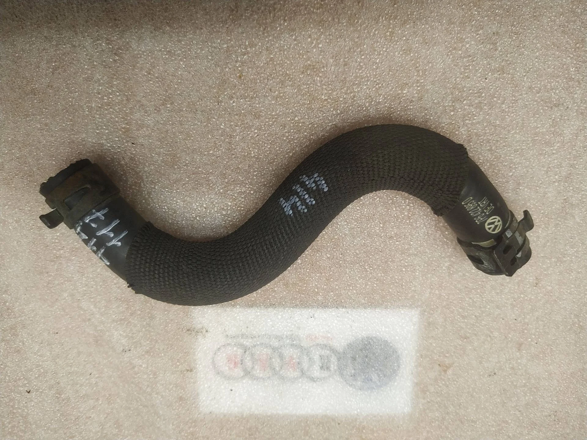 патрубок (трубопровод, шланг) Volkswagen Touareg 2 7P6 2013