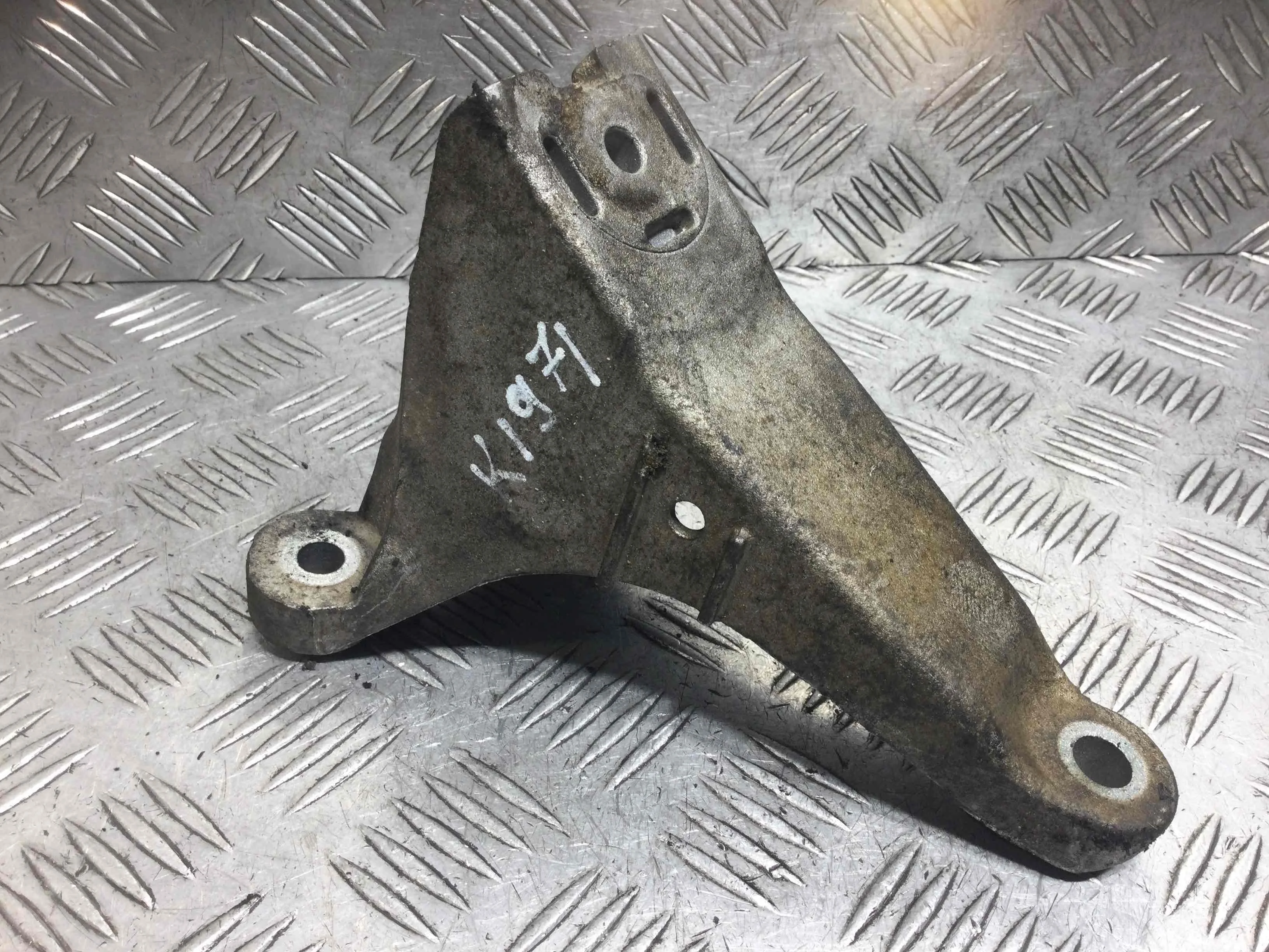 Кронштейн двигателя Audi S4 S4 B8 (8K) 2007 - 2015 бензин 4.2  Механика Седан