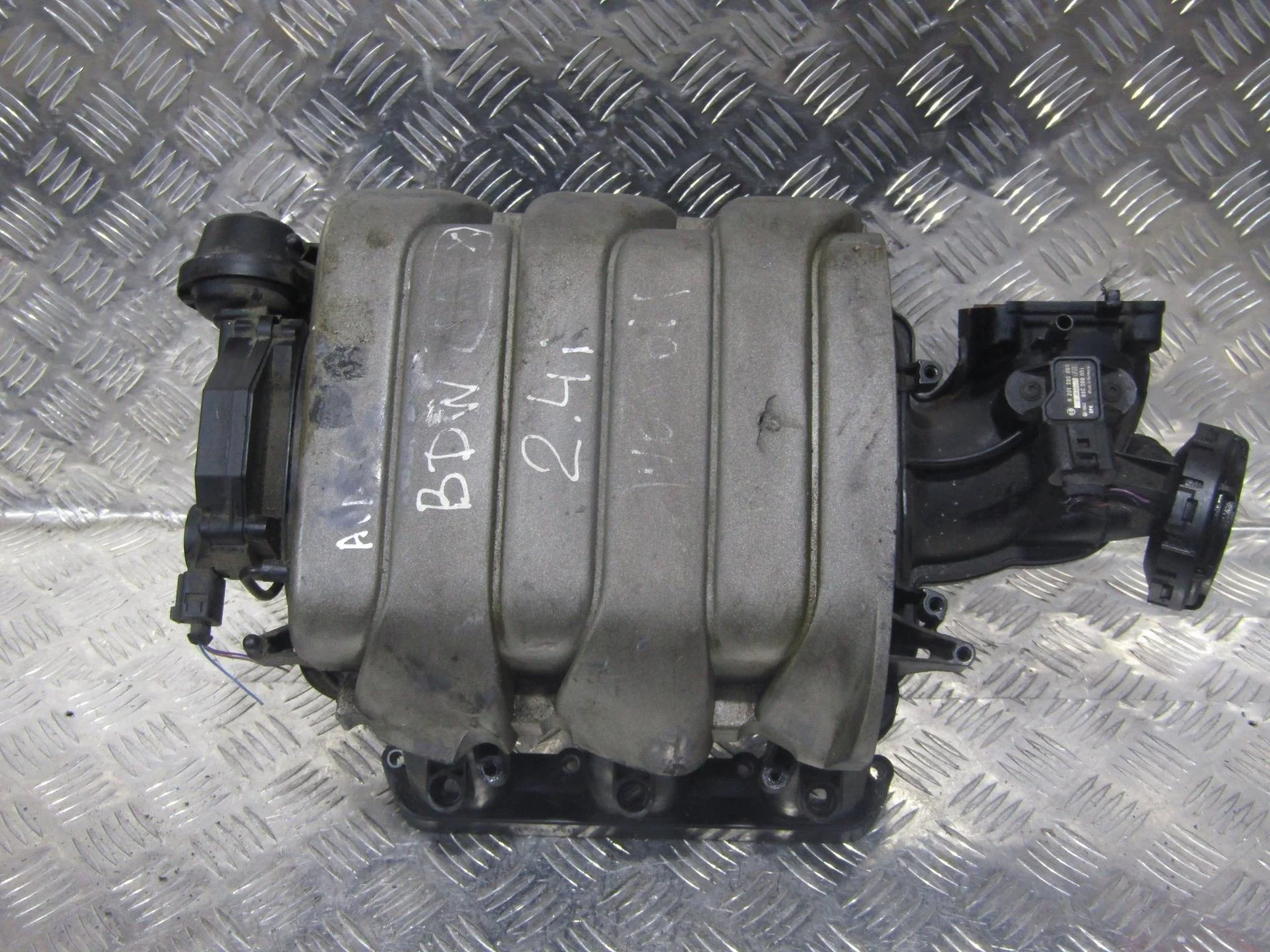 впускной коллектор Audi A6 4F/C6