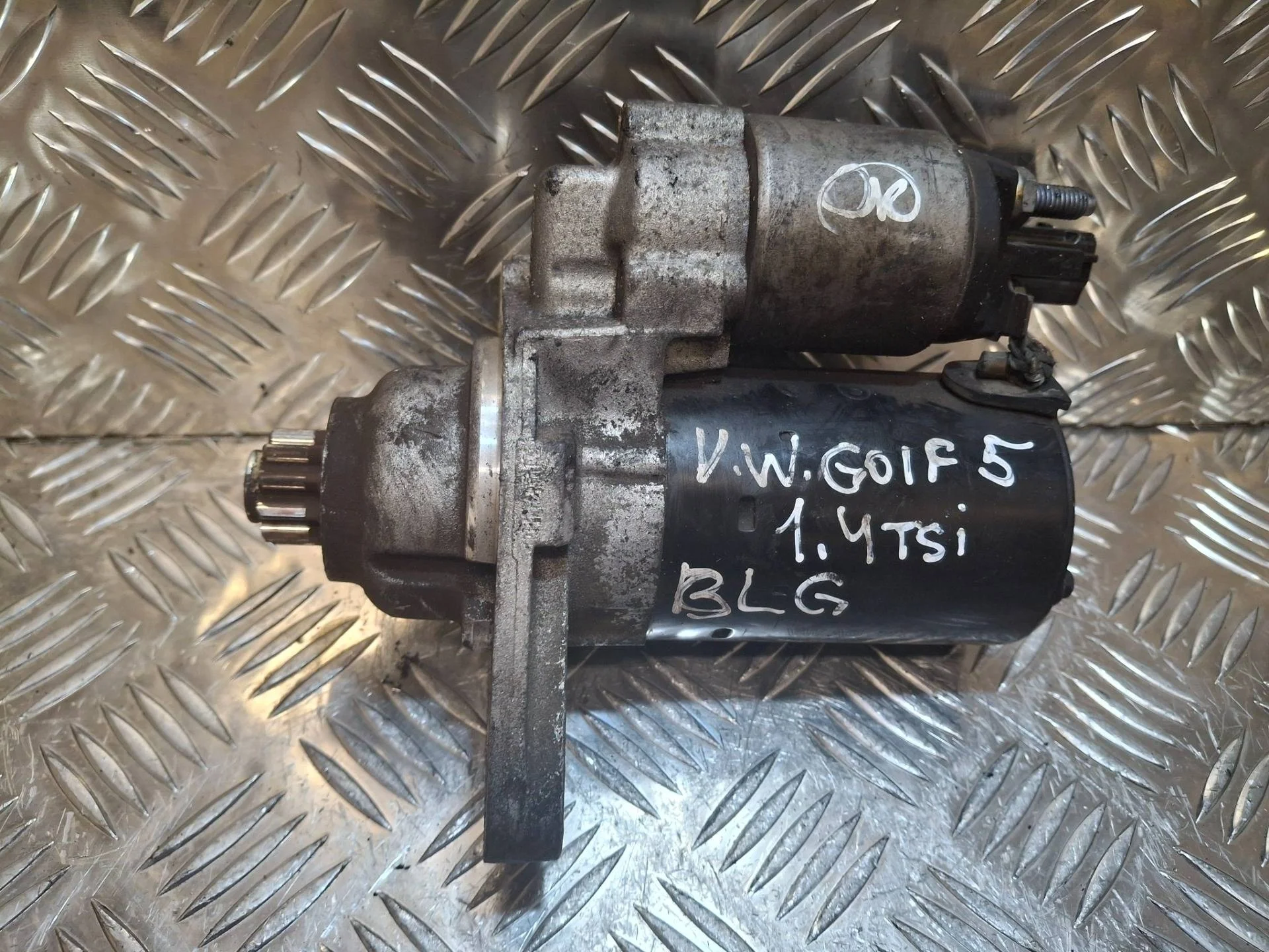 стартер Volkswagen Golf 6