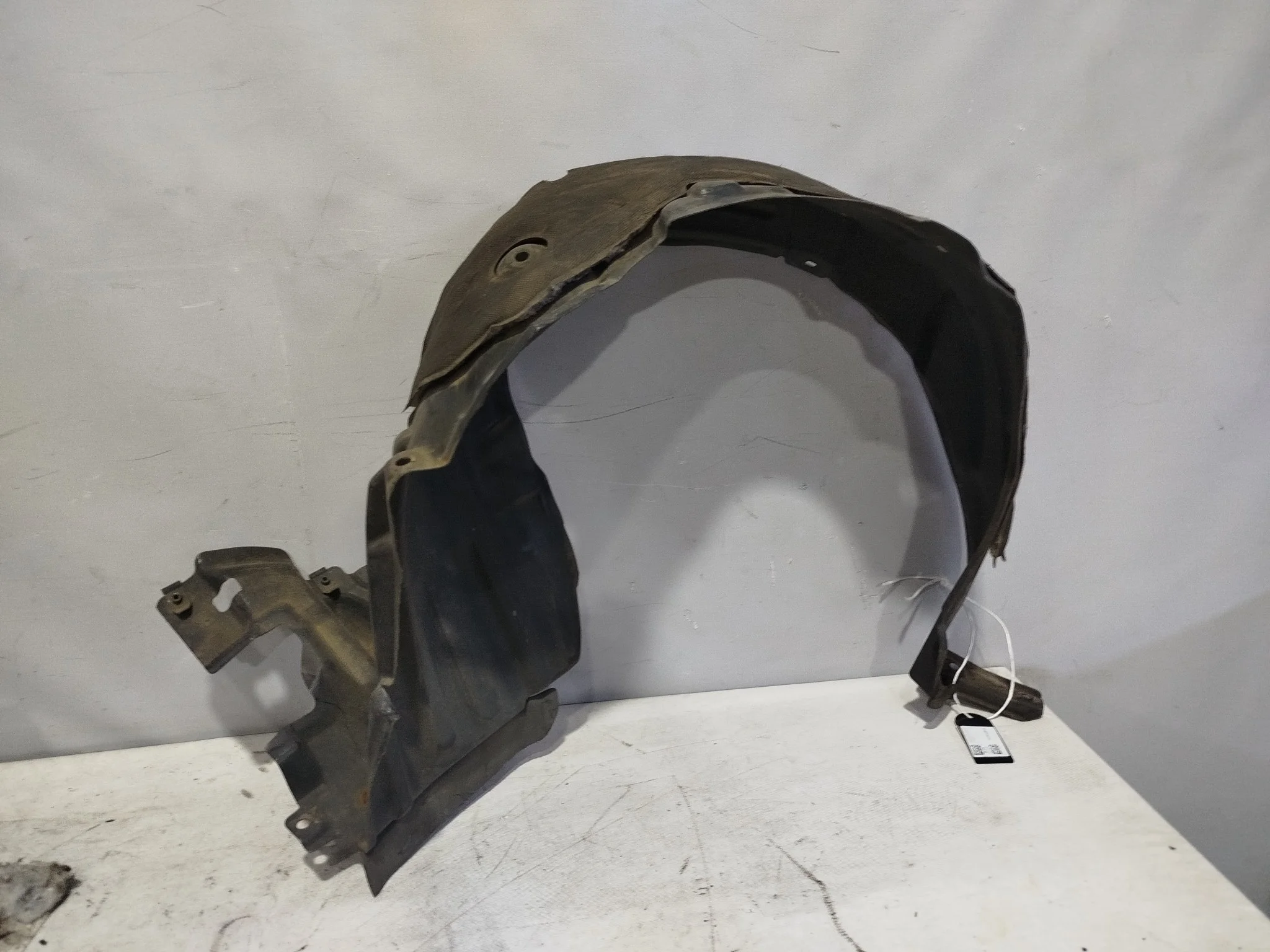 ПОДКРЫЛОК TOYOTA PRIUS NHW20 ПЕРЕДНИЙ ПРАВЫЙ 5387547020