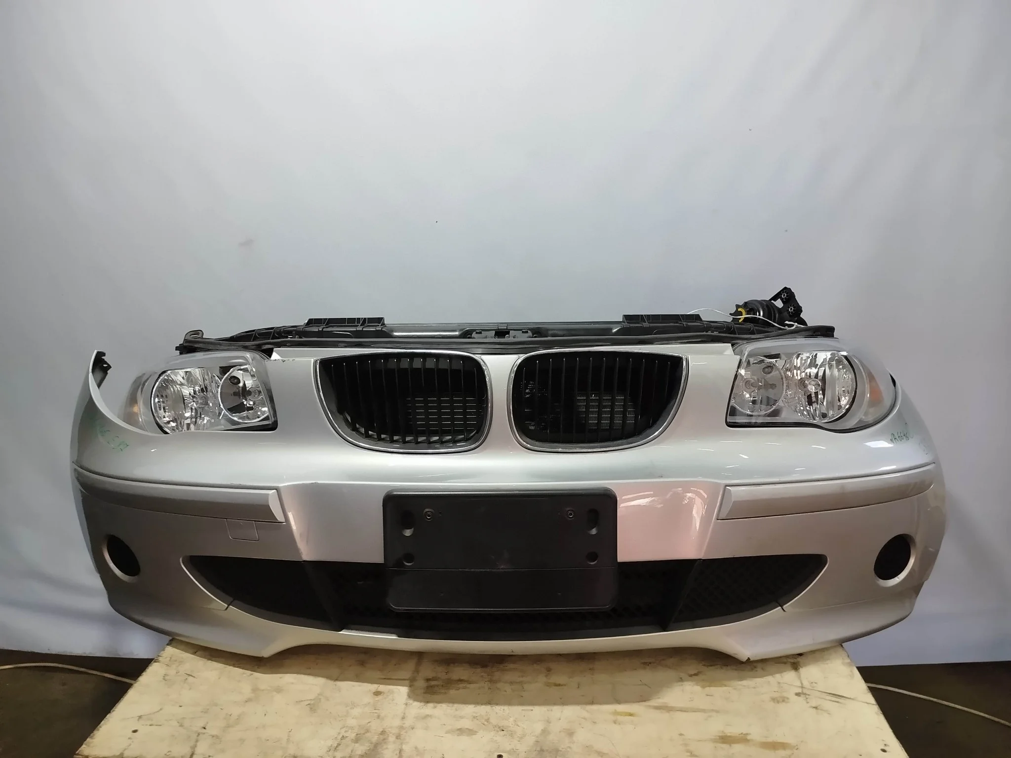NOSECUT BMW 1-SERIES E81 E82 E87 E88 1 МОДЕЛЬ 51117136632 серебро NA6646