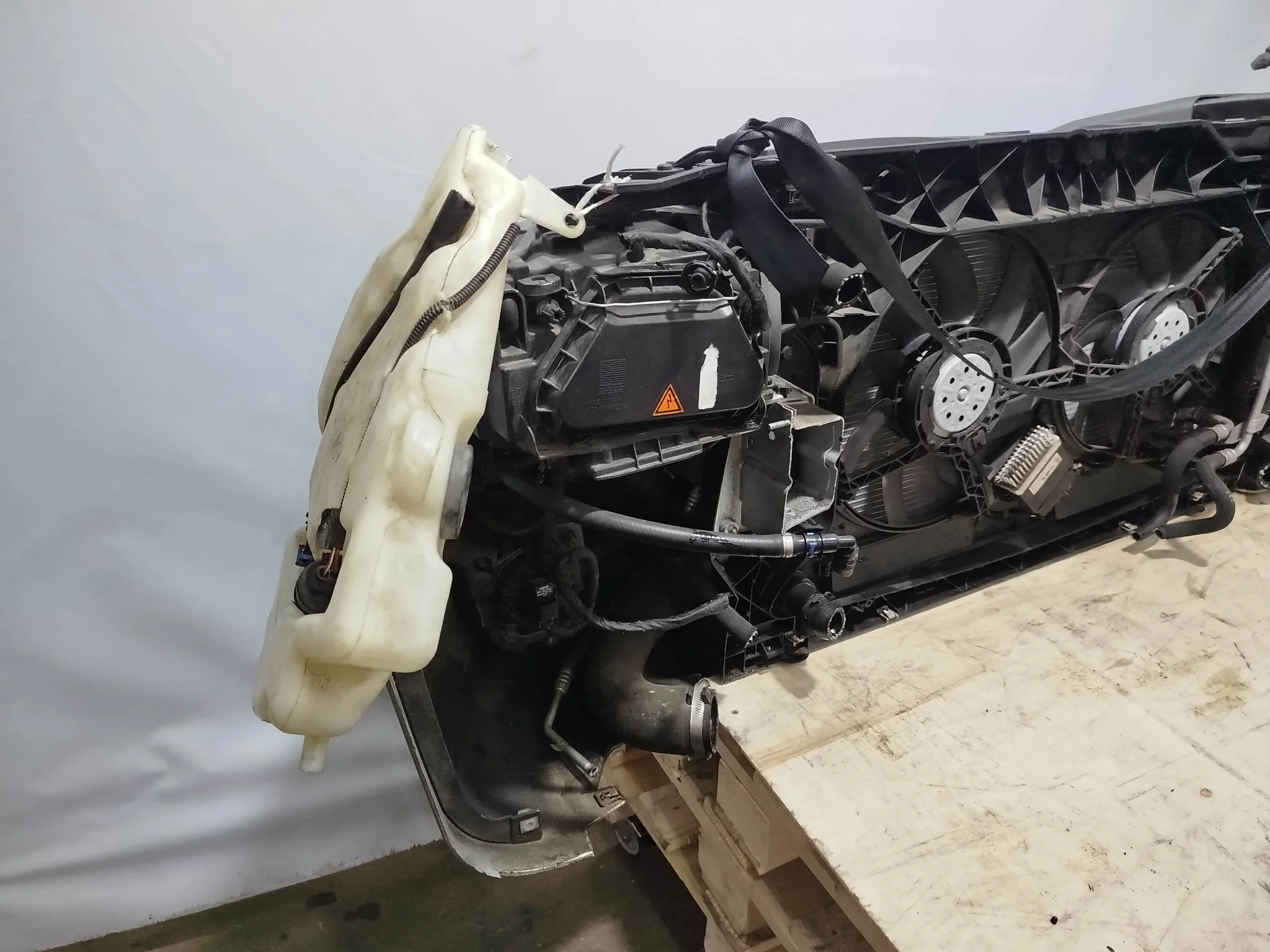 NOSECUT SUBARU LEGACY BE5 BE9 BEE BH5 BH9 BHE 1 МОДЕЛЬ 57704AE010 синий, 95H NA7446