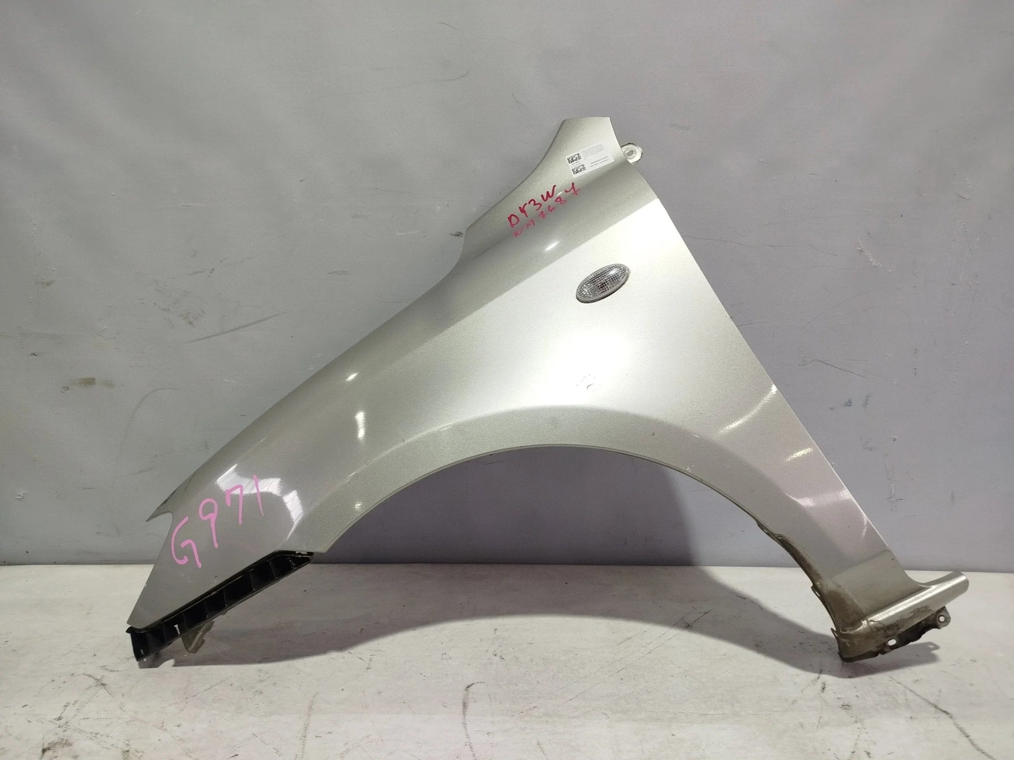 КРЫЛО MAZDA DEMIO MAZDA2 DY DY3R DY3W DY5R DY5W D35052211E ПЕРЕДНЕЕ ЛЕВОЕ 1 МОДЕЛЬ серебро, 22R NA7687