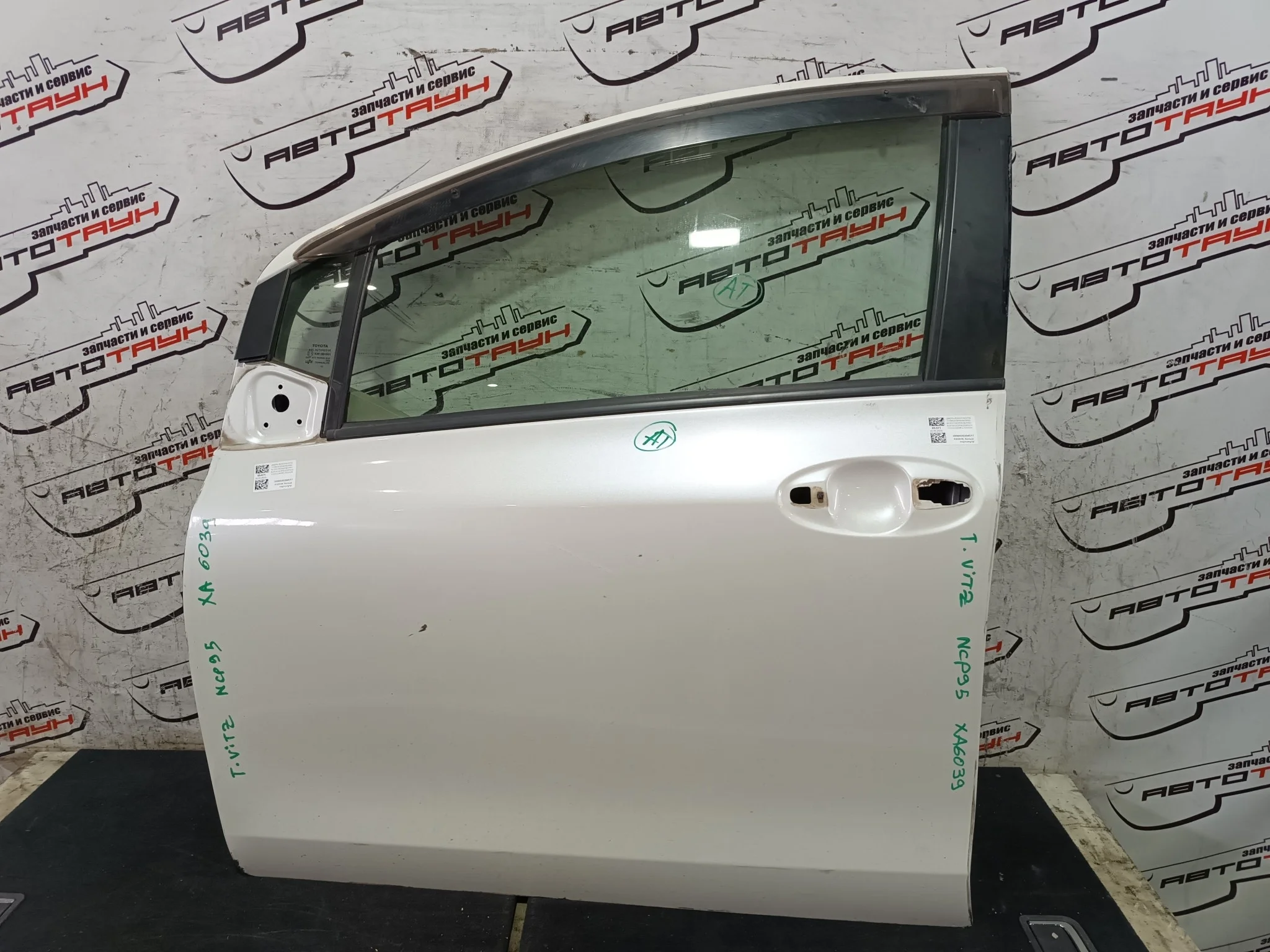 ДВЕРЬ TOYOTA VITZ YARIS KSP90 NCP90 NCP91 NCP95 NLP90 NSP90 SCP90 ZSP90 6700252340 ПЕРЕДНЯЯ ЛЕВАЯ 5 DOOR белый перламутр, 070 XA6039