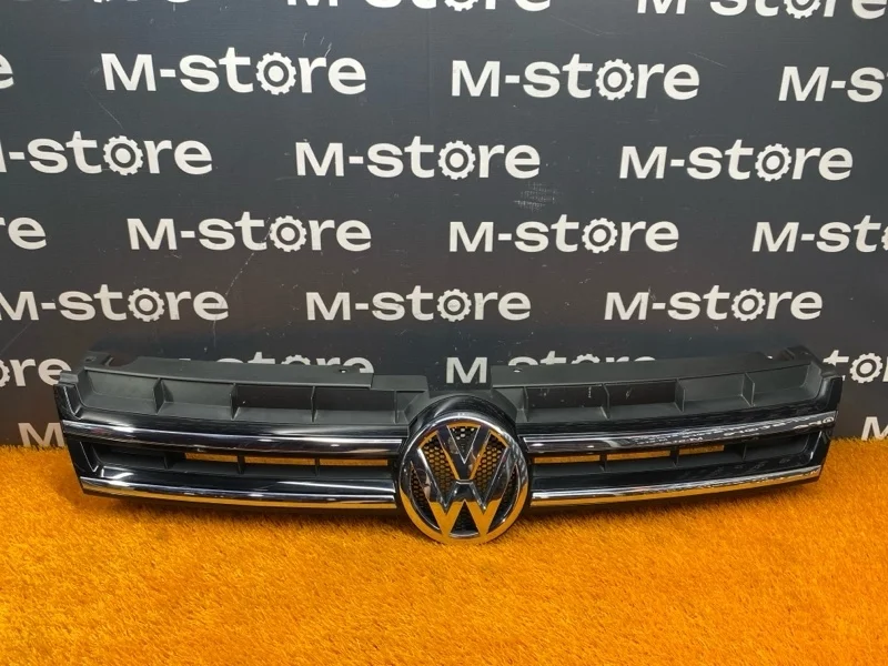 Решетка радиатора Volkswagen Touareg 2010 7P