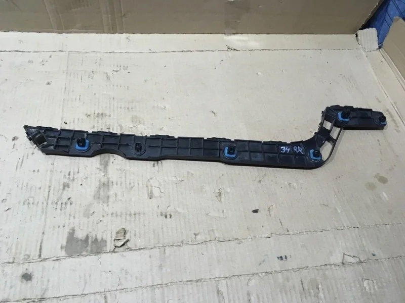 Кронштейн заднего бампера правый Toyota Land Cruiser 2015 5215560070 URJ200 1VD-FTV 4.5, задний правый