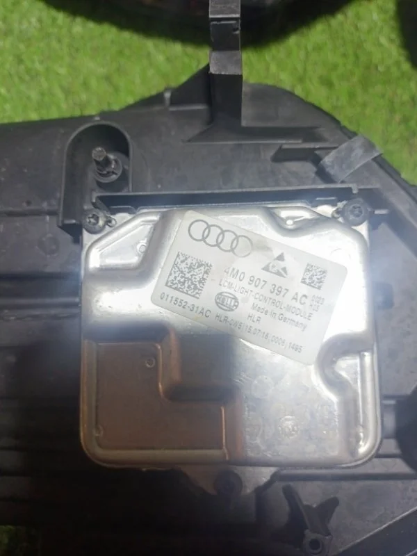 Блок розжига ксенона Audi A4 2019 B9