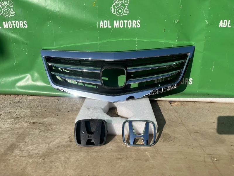 Решетка радиатора Honda Accord 8 2010-2012