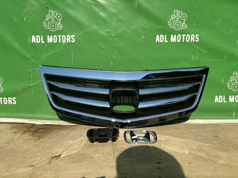Решетка радиатора Honda Accord 8 2010-2012