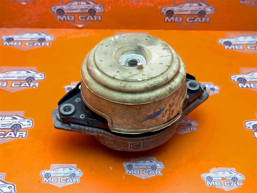 Опора двигателя Mercedes-Benz