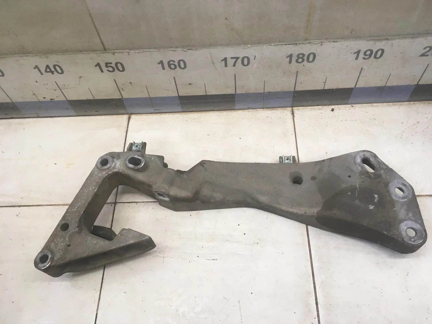 Кронштейн КПП 3-серия E90/E91 2005>