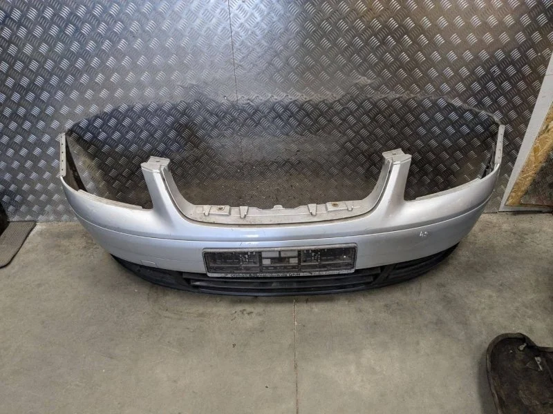 Бампер передний Volkswagen Touran 1