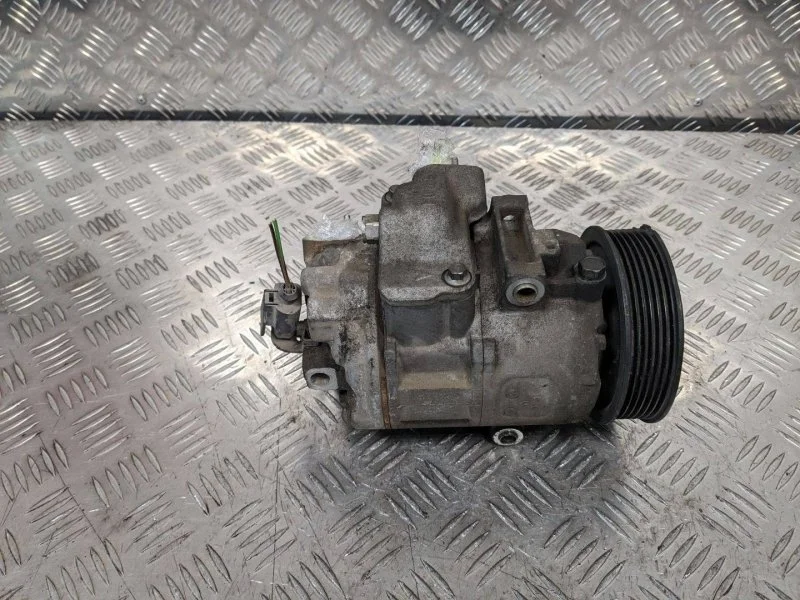 Компрессор кондиционера Volkswagen Golf 4