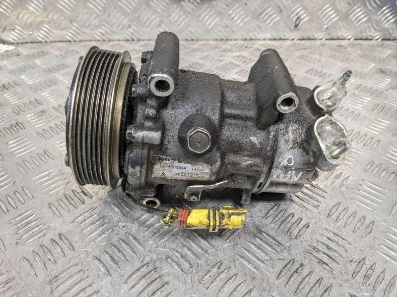 Компрессор кондиционера Peugeot 307 NFU 1.6