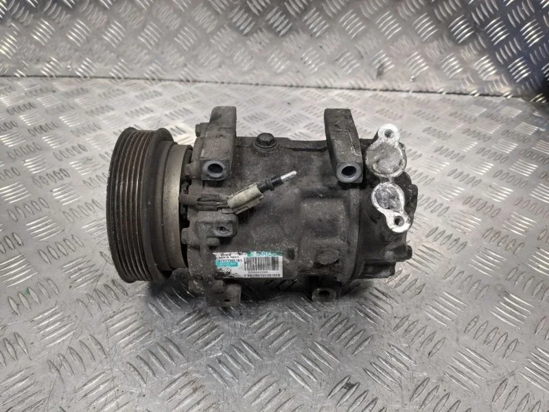 Компрессор кондиционера Renault Duster 1 K9K896