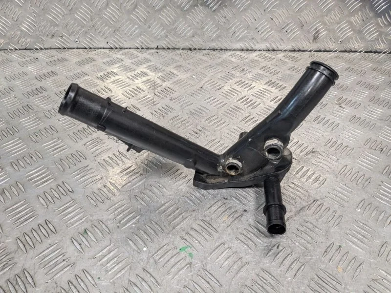 Патрубок охлаждения Renault Laguna 3 K9K 780 1.5