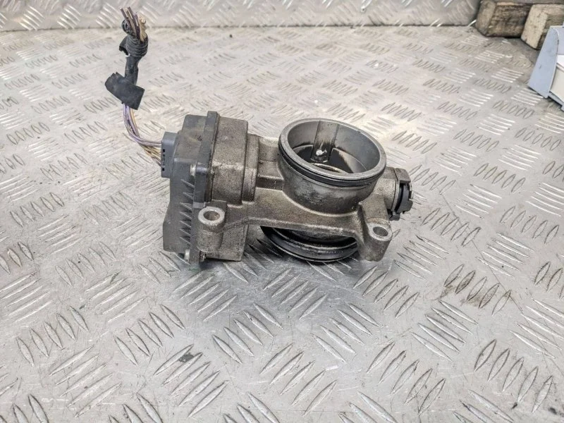 Дроссельная заслонка Renault Duster 1 1.6