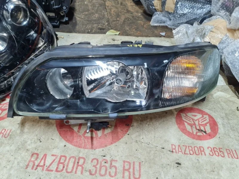 Фара ксенон Volvo S60 2003