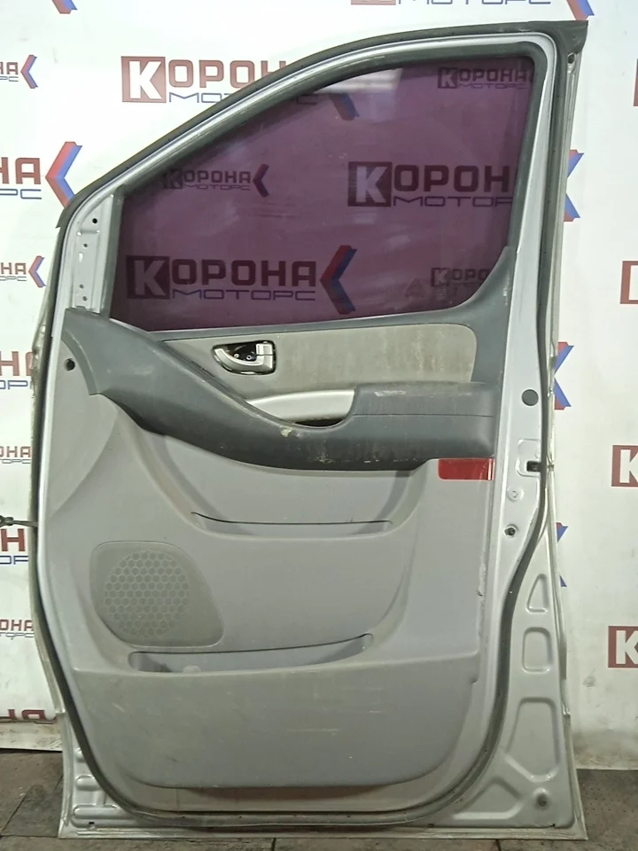 Дверь передняя правая Б/У Б/У Потёртости вмятины