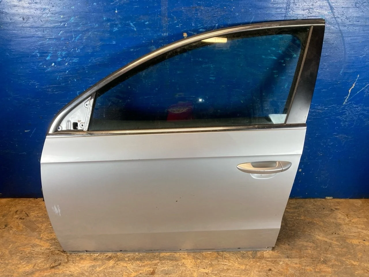 Дверь Volkswagen Passat B7 2010-2015 3AA831055, передняя левая